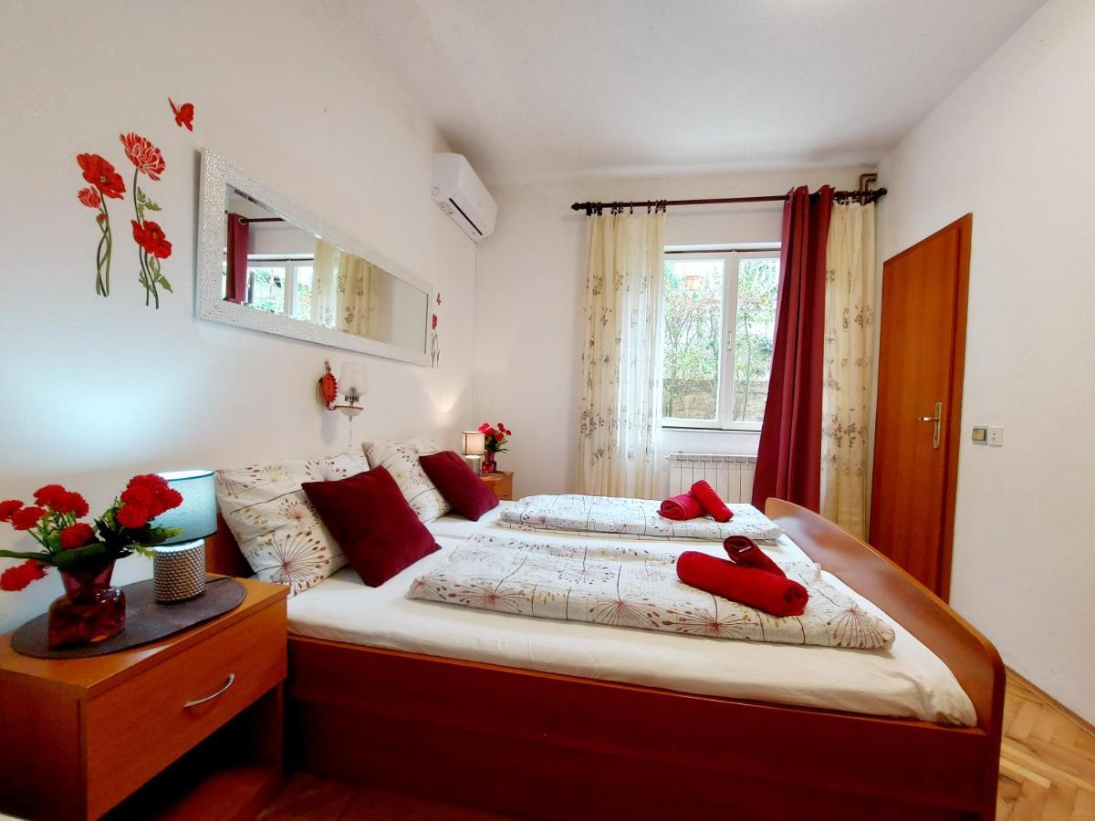 Apartments Adriatic Riviera 크리크베니카 외부 사진